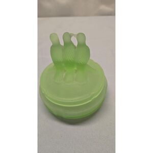 Vintage  Le Smith Three 3 Birds Green Satin Uranium Powder Box  RARE